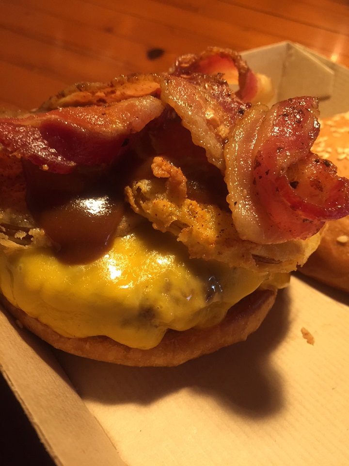 Twisted root burger co bacon burger