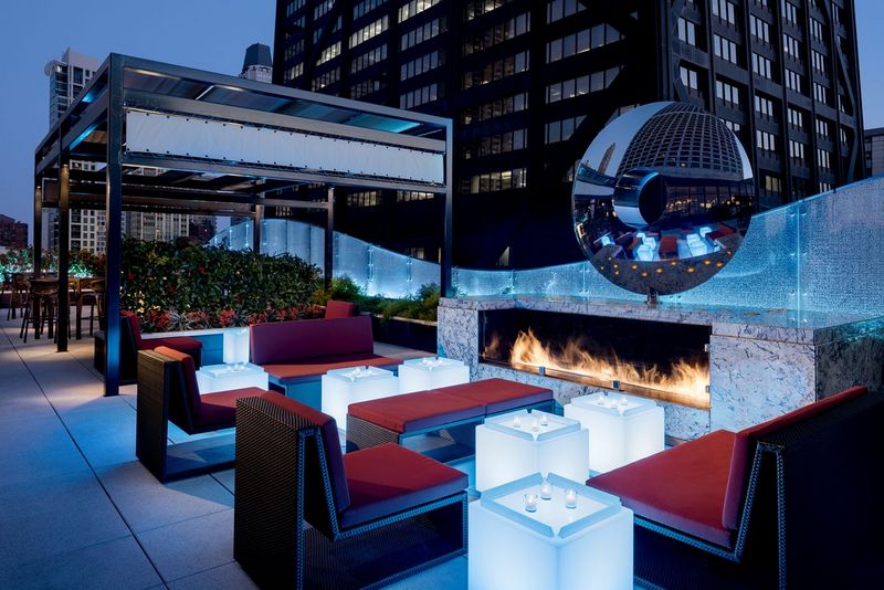 Ritz Carlton Chicago THE dec Rooftop Bar and Lounge Rooftop