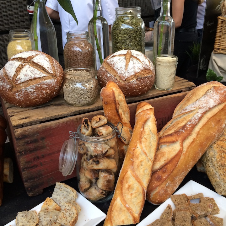 Baguette Battle bread-display